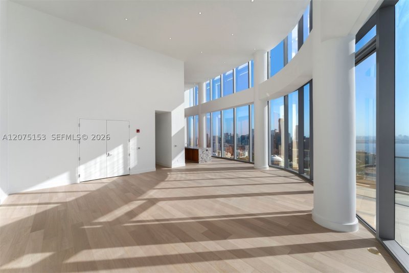 Comprar apartamento en Una Residences at Brickell UPH01
