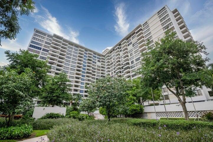 Condo for sale at Olympus Towers 801