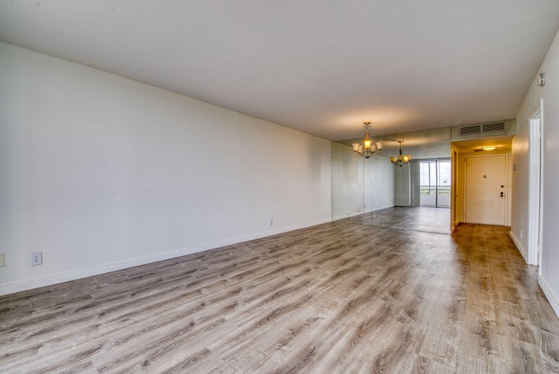Condo for sale at Olympus Towers 801