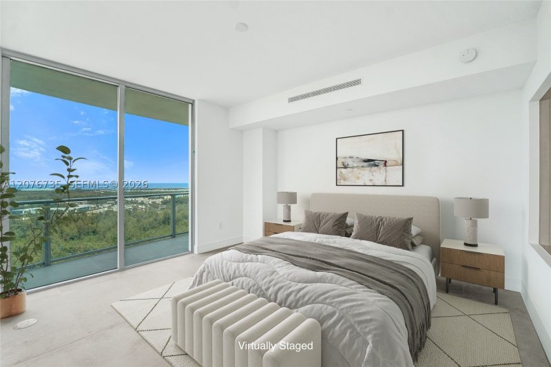 Condo for sale at One Park Tower by Turnberry 2511