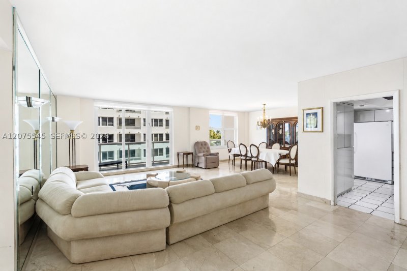 Condo for sale at Carriage Club South 3B