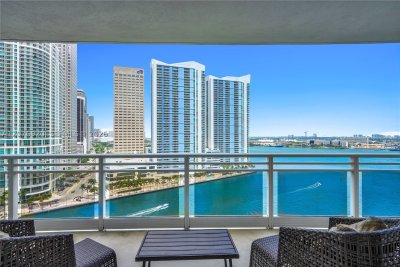 Comprar apartamento no Carbonell 1807