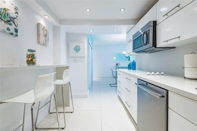 Condo for sale at Tides Hollywood Beach 2H