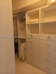 Aluguel de apartamento no Turnberry Village 1212
