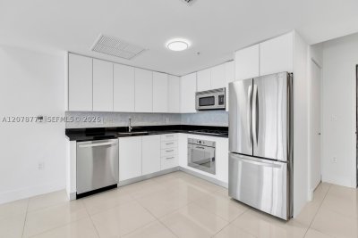 Aluguel de apartamento no Mint at Riverfront 1403