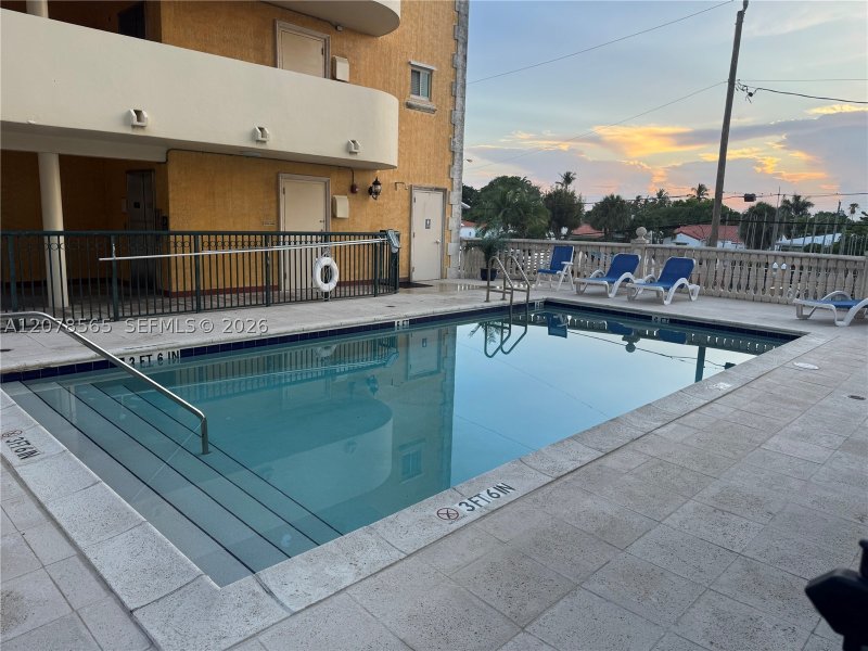 Comprar apartamento no Surfside Palms 206