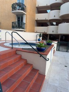 Comprar apartamento no Surfside Palms 206