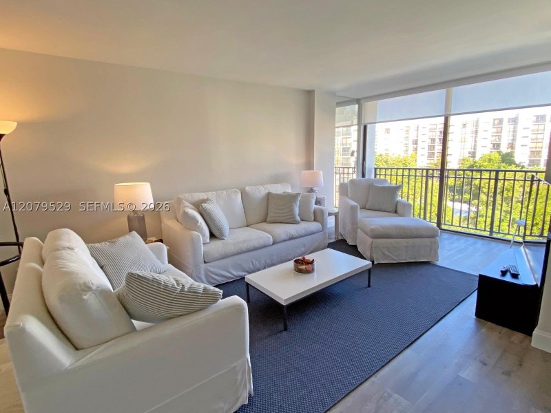 Apartment for rent at Plaza of the Americas 703