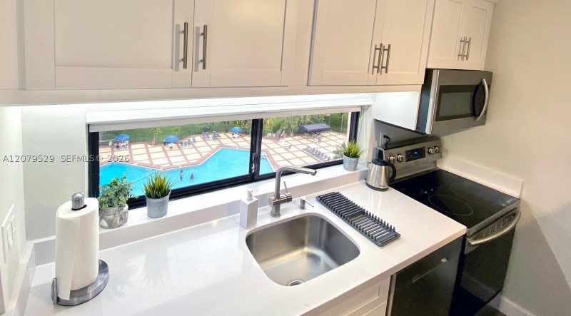 Apartment for rent at Plaza of the Americas 703