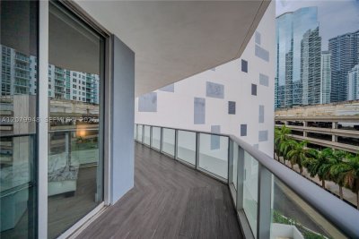 Comprar apartamento no Brickell House Condo 710