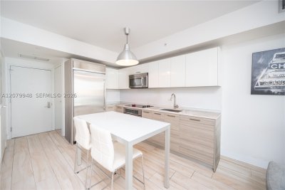Comprar apartamento no Brickell House Condo 710