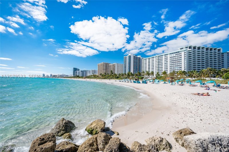 Condo for sale at Triton Towers 1505