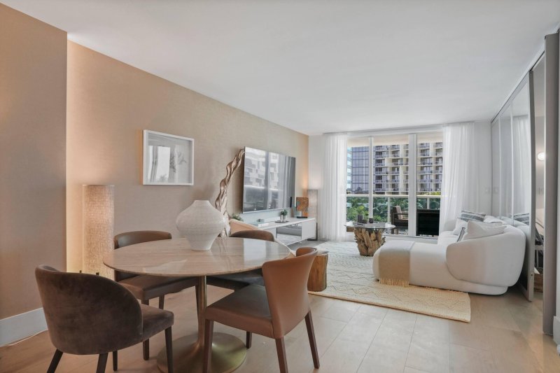 Comprar apartamento en Roney Palace 407