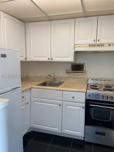 Aluguel de apartamento no Bayshore Yacht Tennis Club 204