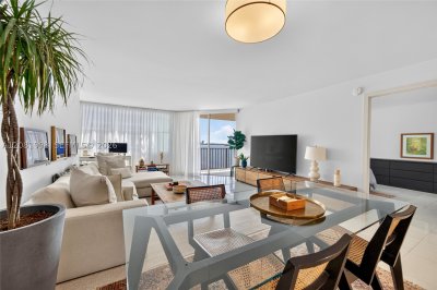 Brickell Place III Apt #A1606