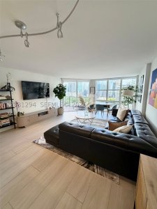 Comprar apartamento no Brickell Place B2110