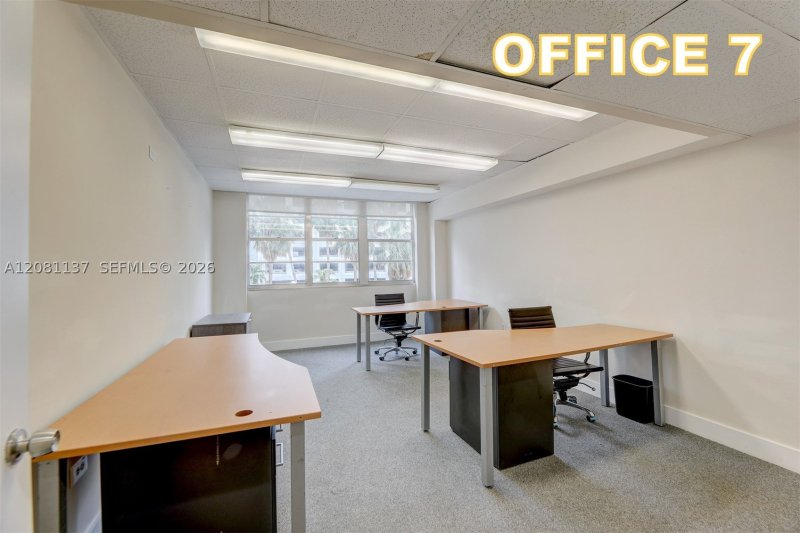 Comprar apartamento no Four Ambassadors 246-7