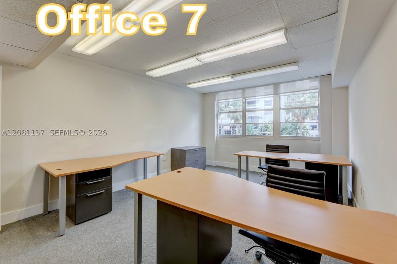 Comprar apartamento no Four Ambassadors 246-7