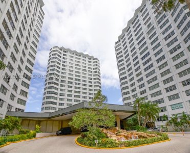 Comprar apartamento no Four Ambassadors 246-7