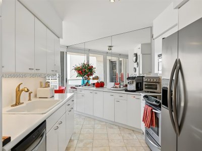 Comprar apartamento no Oceania 2 828