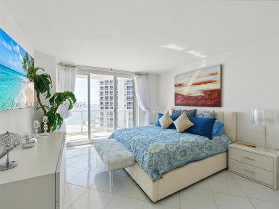 Comprar apartamento no Oceania 2 828