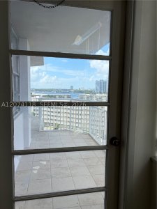 Comprar apartamento no Del Prado Aventura 905