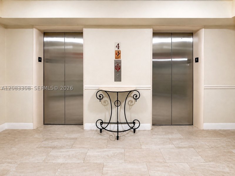 Apartment for rent at Alexander Towers 402