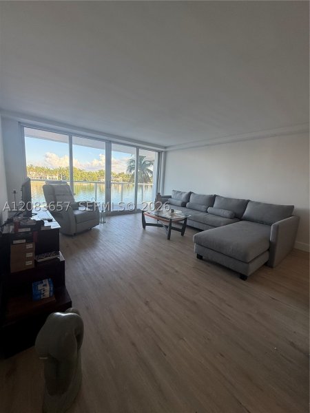Apartment for rent at Royal Embassy 3F