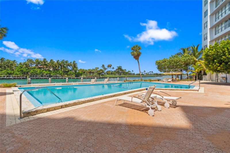 Condo for sale at Blair House 5B