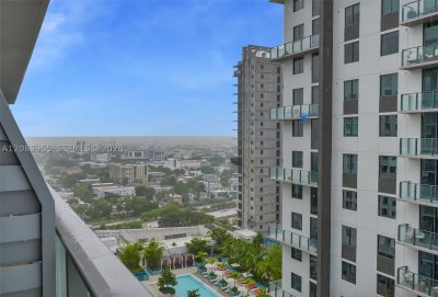 Comprar apartamento no Brickell Ten 2005