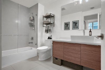 Comprar apartamento no Brickell Ten 2005