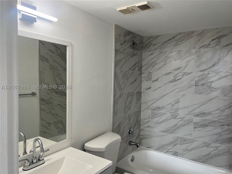 Apartment for rent at Madison Miami E-909