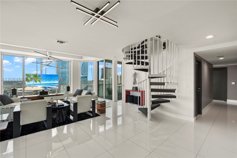 Condo for sale at Vizcayne Everglades On The Bay PH4908