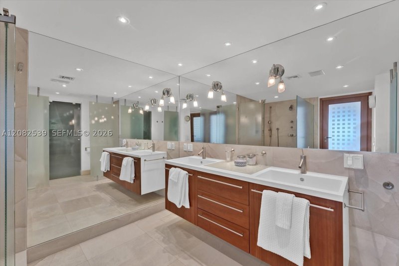 Condo for sale at Grove Isles Tower II B1709