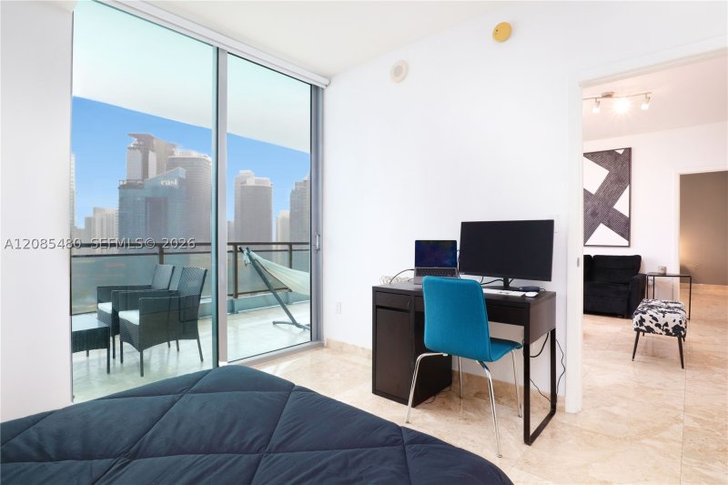Condo for sale at The Ivy 3002