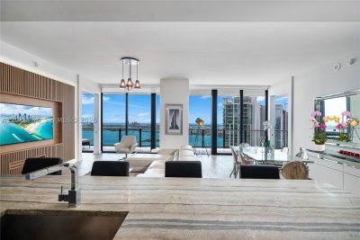 Comprar apartamento no Paraiso Bay Miami PH5003