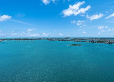 Comprar apartamento no Paraiso Bay Miami PH5003