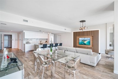 Comprar apartamento no Paraiso Bay Miami PH5003