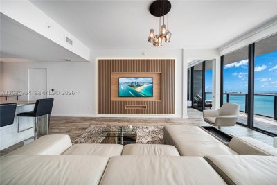 Comprar apartamento no Paraiso Bay Miami PH5003