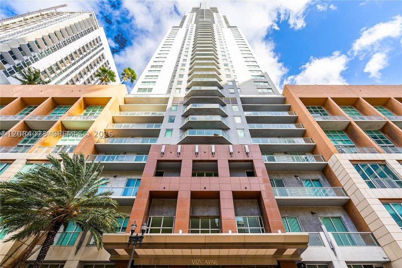 Apartment for rent at Vizcayne South Tower 3008