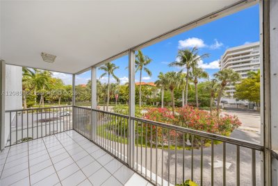 Comprar apartamento no Island Breakers 2H