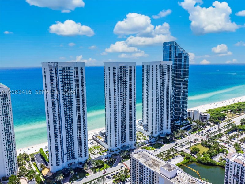 Aluguel de apartamento no Trump Tower Three 1802