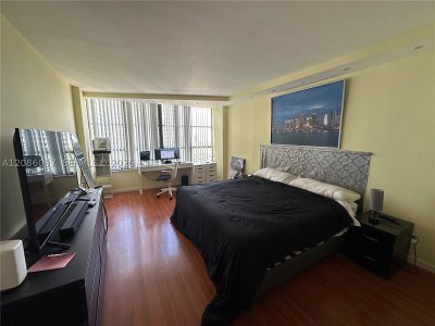 Aluguel de apartamento no Olympus Towers 614