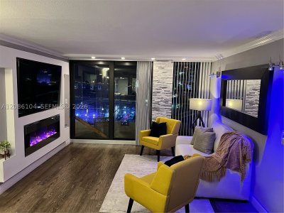 Aluguel de apartamento no The Venetia 12J