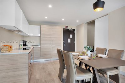 Comprar apartamento no Costa Hollywood N227
