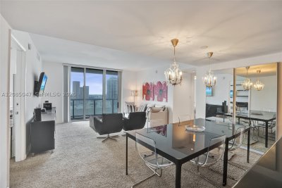 Comprar apartamento no 50 Biscayne 2801
