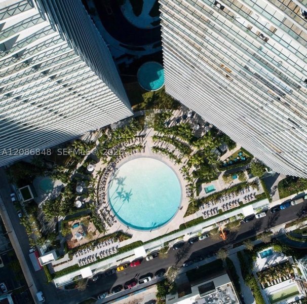 Condo for sale at Gran Paraiso 3501