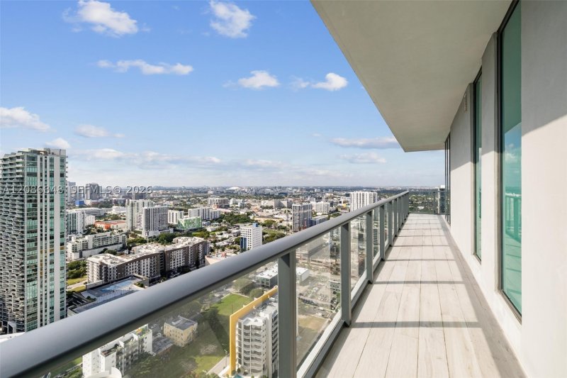 Condo for sale at Gran Paraiso 3501