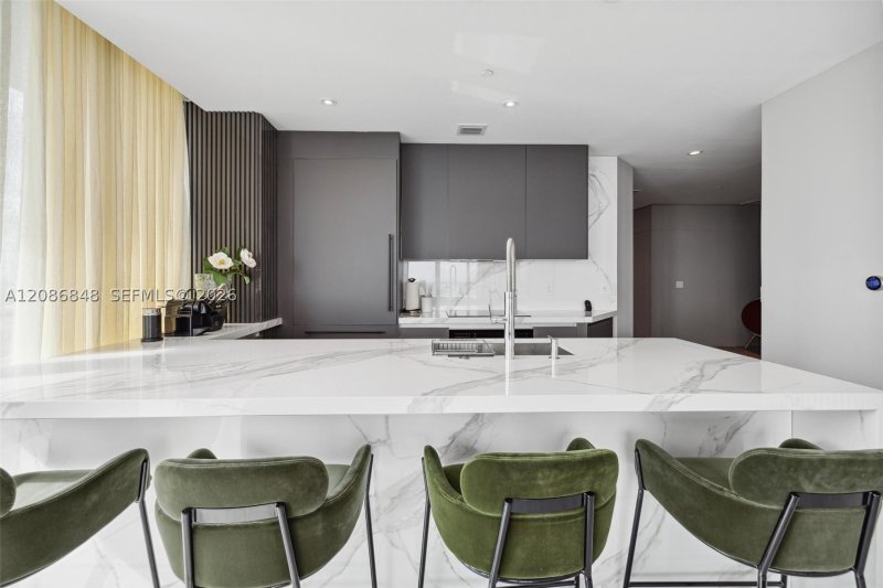 Condo for sale at Gran Paraiso 3501