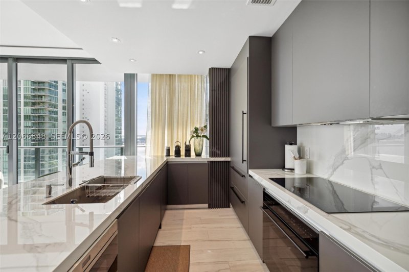Condo for sale at Gran Paraiso 3501